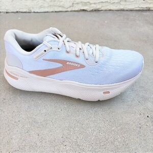 Brooks Ghost Max Womens 9 Running Walking Shoes Gym Sneakers Light Pink